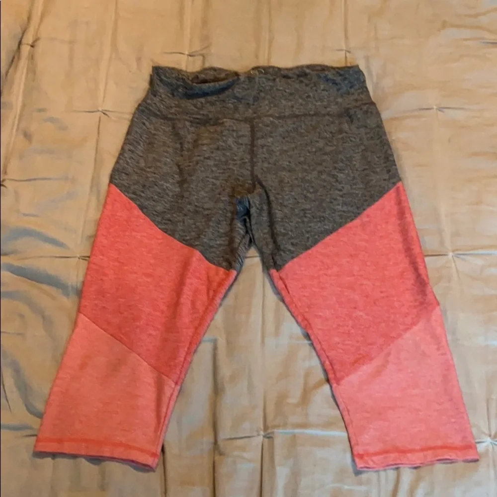 🤯 Athletic leggings. - Picture 1 of 3